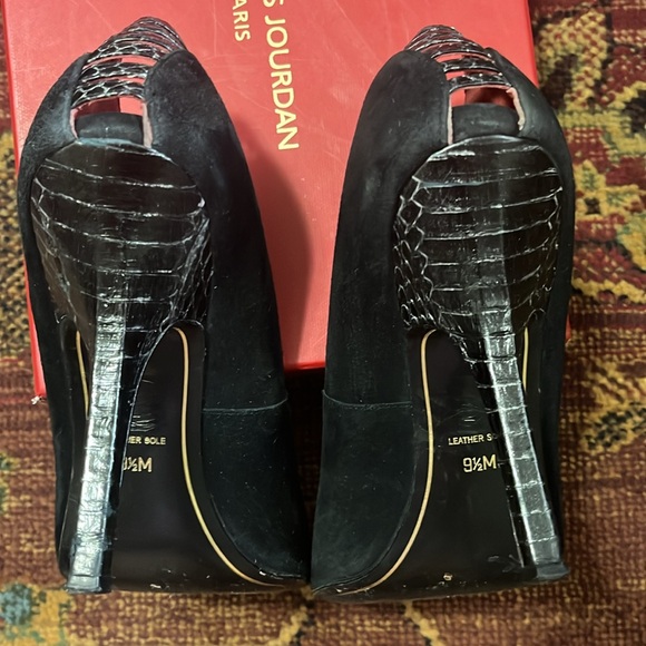 Sexy Charles Jourdan size 9.5 M Suede Peep Toe Heels - Picture 6 of 12